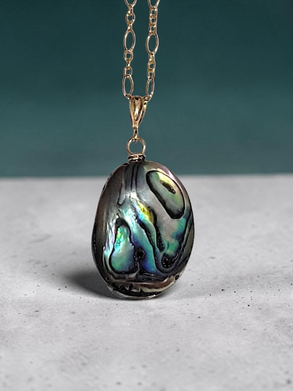 Hand Crafted 14K Gold Fill Iridescent Green-Blue Abalone Pendant  18" Necklace